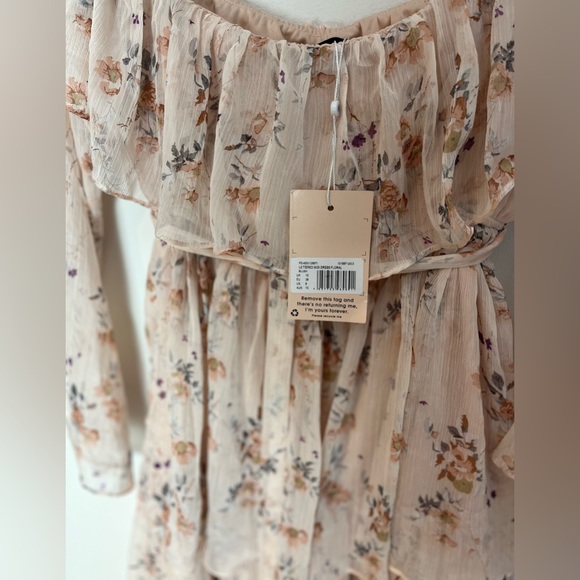 Missguided Tiered Dress - Picture 9 of 9